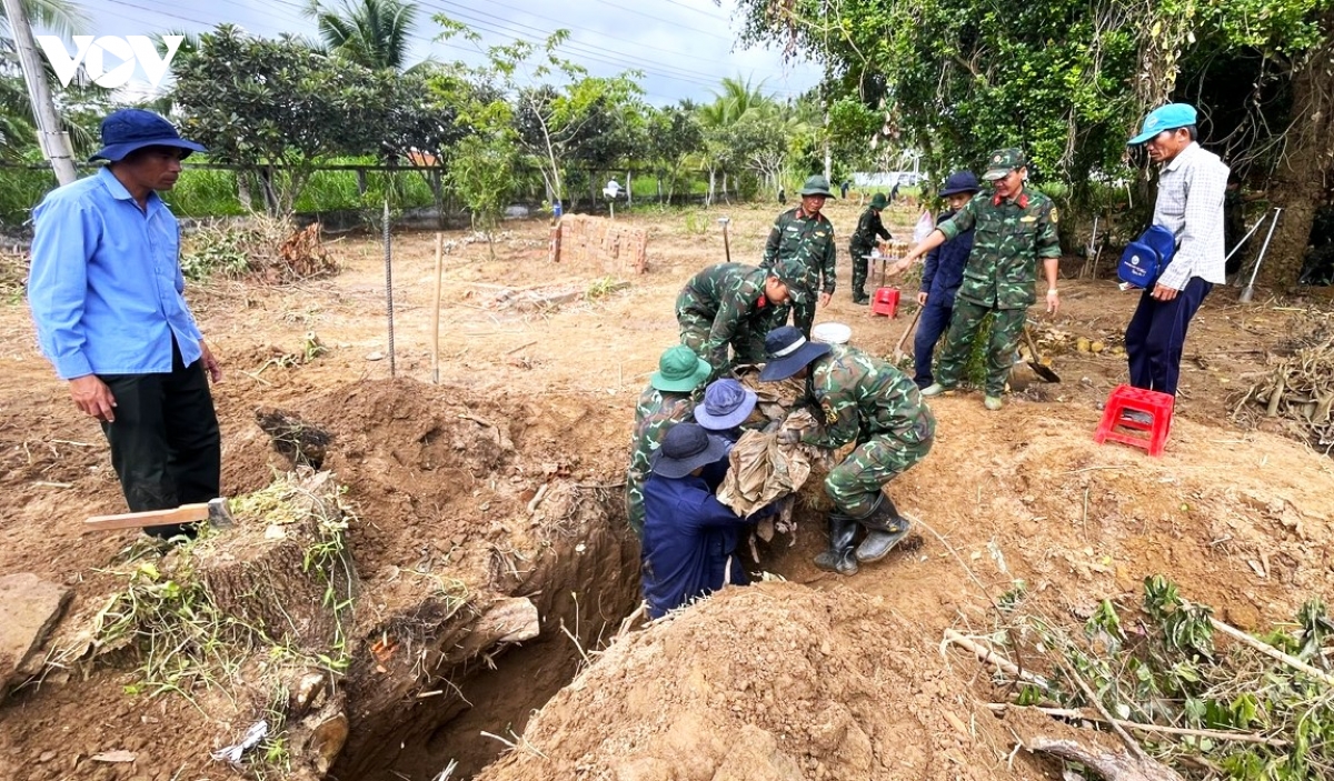 vuot nang, thang mua, chay dua voi thoi gian de tim kiem, quy tap hai cot liet si hinh anh 4