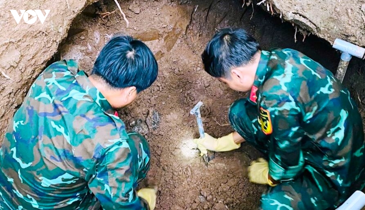 vuot nang, thang mua, chay dua voi thoi gian de tim kiem, quy tap hai cot liet si hinh anh 6