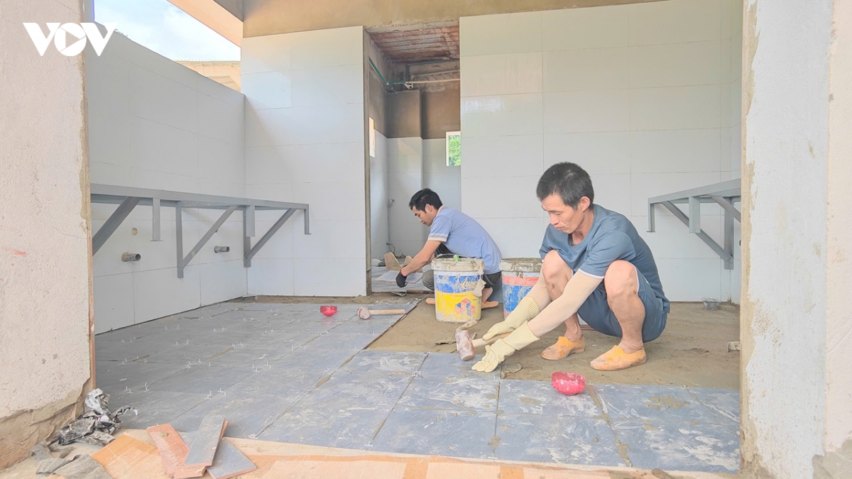 rut ngan tung ngay de kip mua tuu truong o phieng pan, son la hinh anh 1