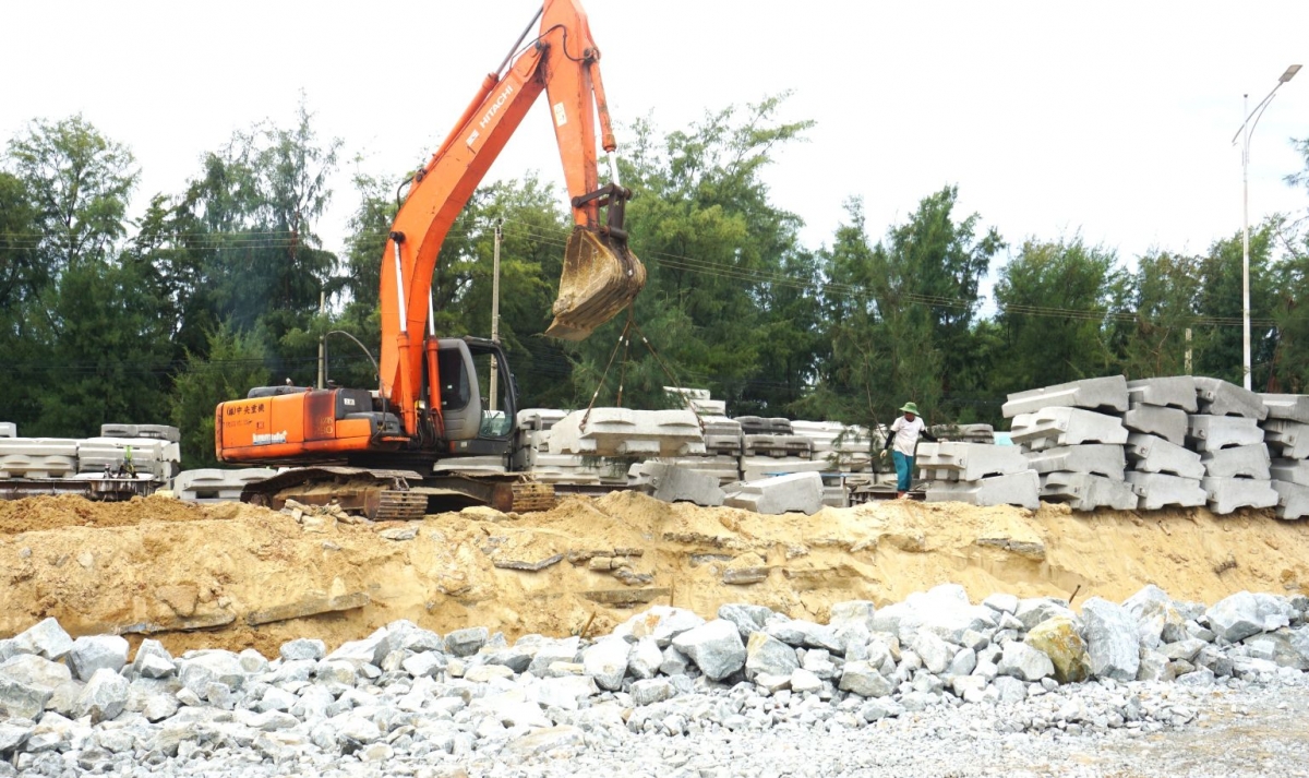 hue xay dung de ngam, ke bao ve bai bien thuan an hinh anh 2