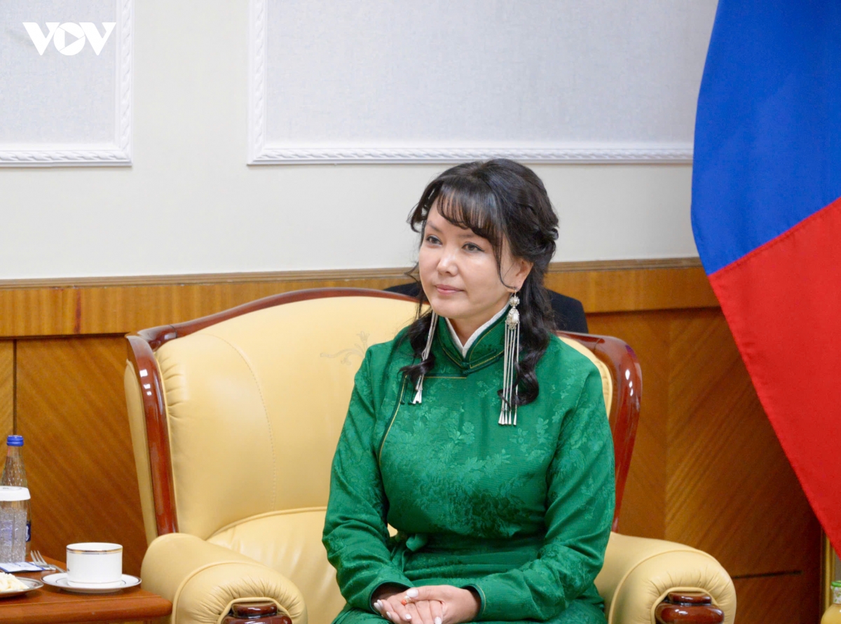 phu nhan nguyen thi thanh nga gap phu nhan gantsetseg tsendsuren hinh anh 6