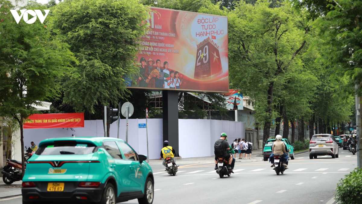 tp.hcm ruc ro co hoa chao mung quoc khanh 2 9 hinh anh 17