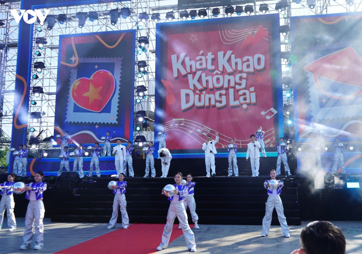 cong nhan hai phong hien hon 700 don vi mau tai ngay hoi noi khong voi ma tuy hinh anh 2