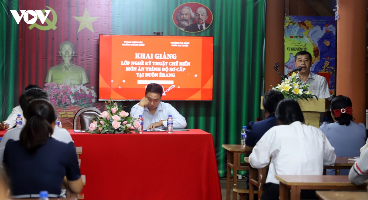 Dao tao nghe cho phu nu E De, mo them co hoi viec lam o Dak lak hinh anh 1