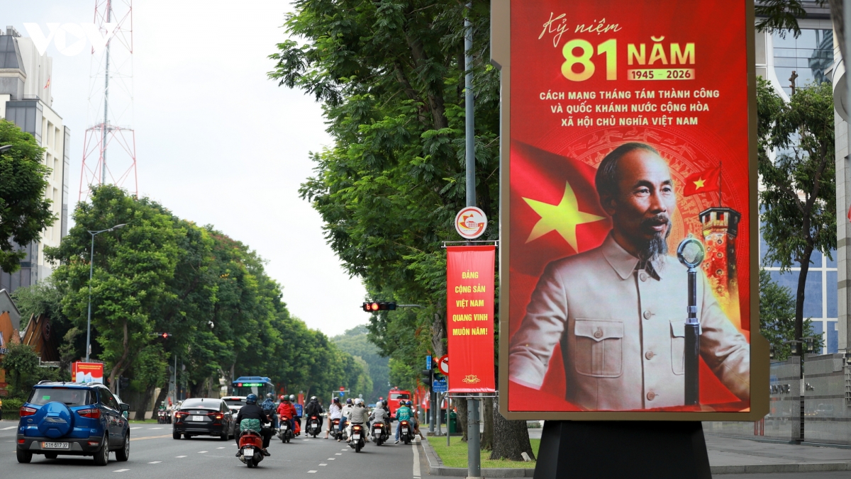 tp.hcm ruc ro co hoa chao mung quoc khanh 2 9 hinh anh 15