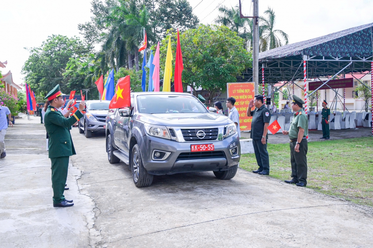 an giang Doi k92, k93 xuat quan tim kiem hai cot liet si tai campuchia hinh anh 4