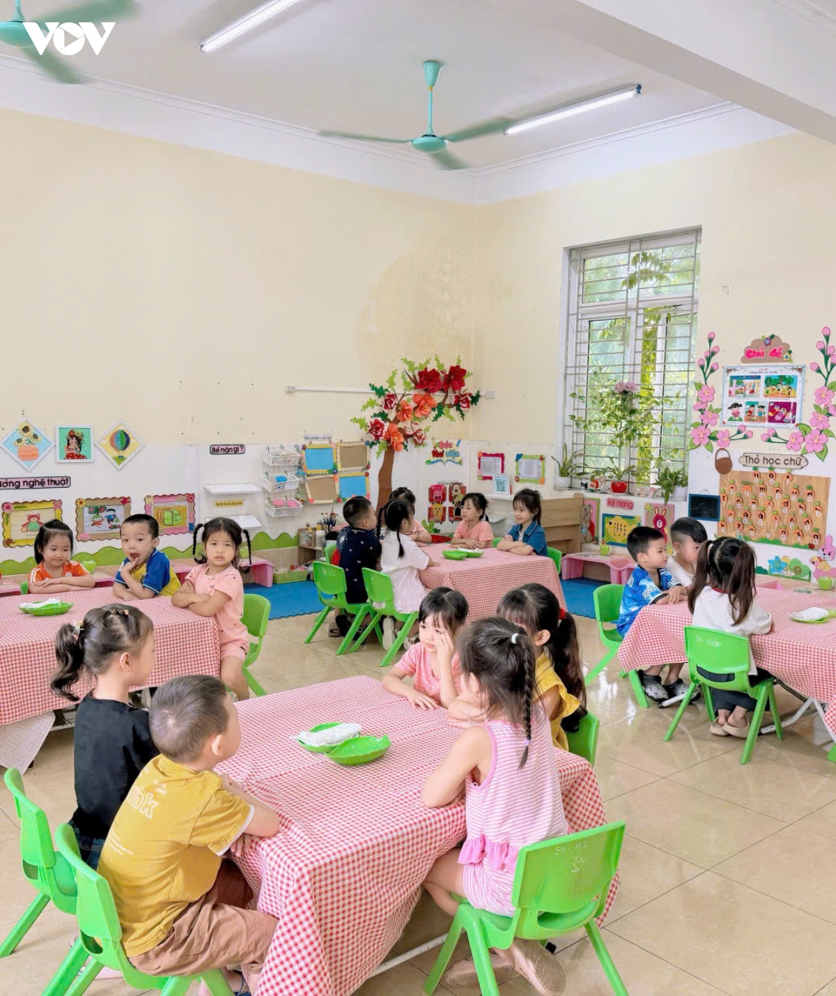 Minh bạch bữa ăn bán trú, phụ huynh và học sinh Lào Cai thêm yên tâm
