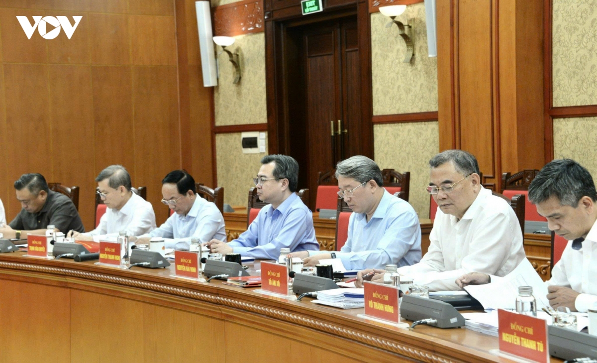tong bi thu, chu tich nuoc lam viec voi ban chinh sach, chien luoc trung uong hinh anh 4