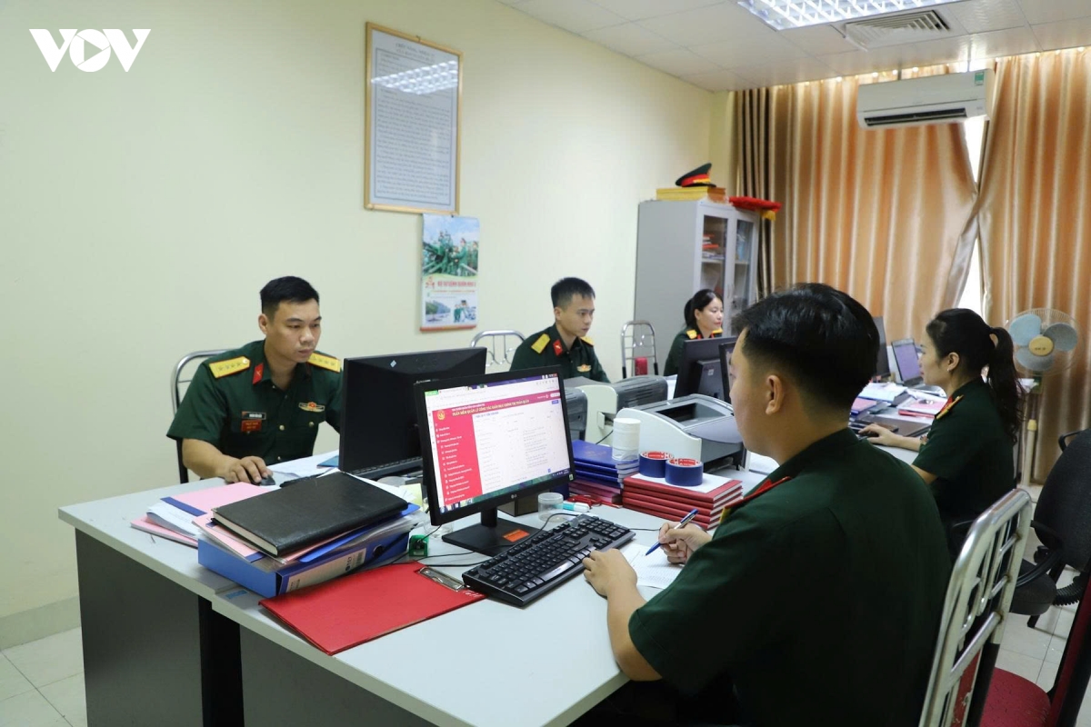 chuyen doi so tu phong lam viec den thao truong hinh anh 1