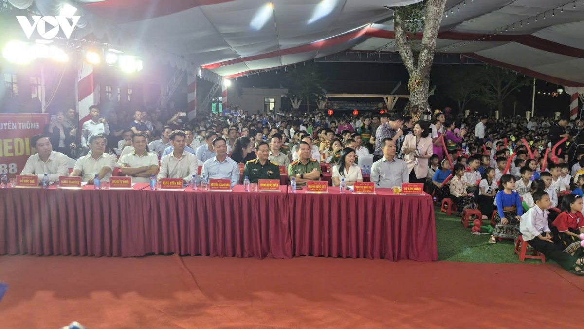 hon 1.000 em nho vung bien yen khuong don trung thu dac biet hinh anh 14