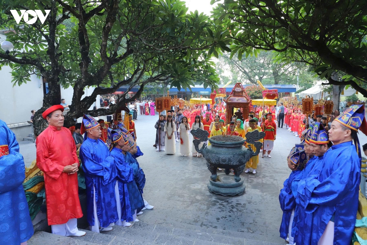 giu net xua trong le ruoc chan nhang o den bao loc, ninh binh hinh anh 2