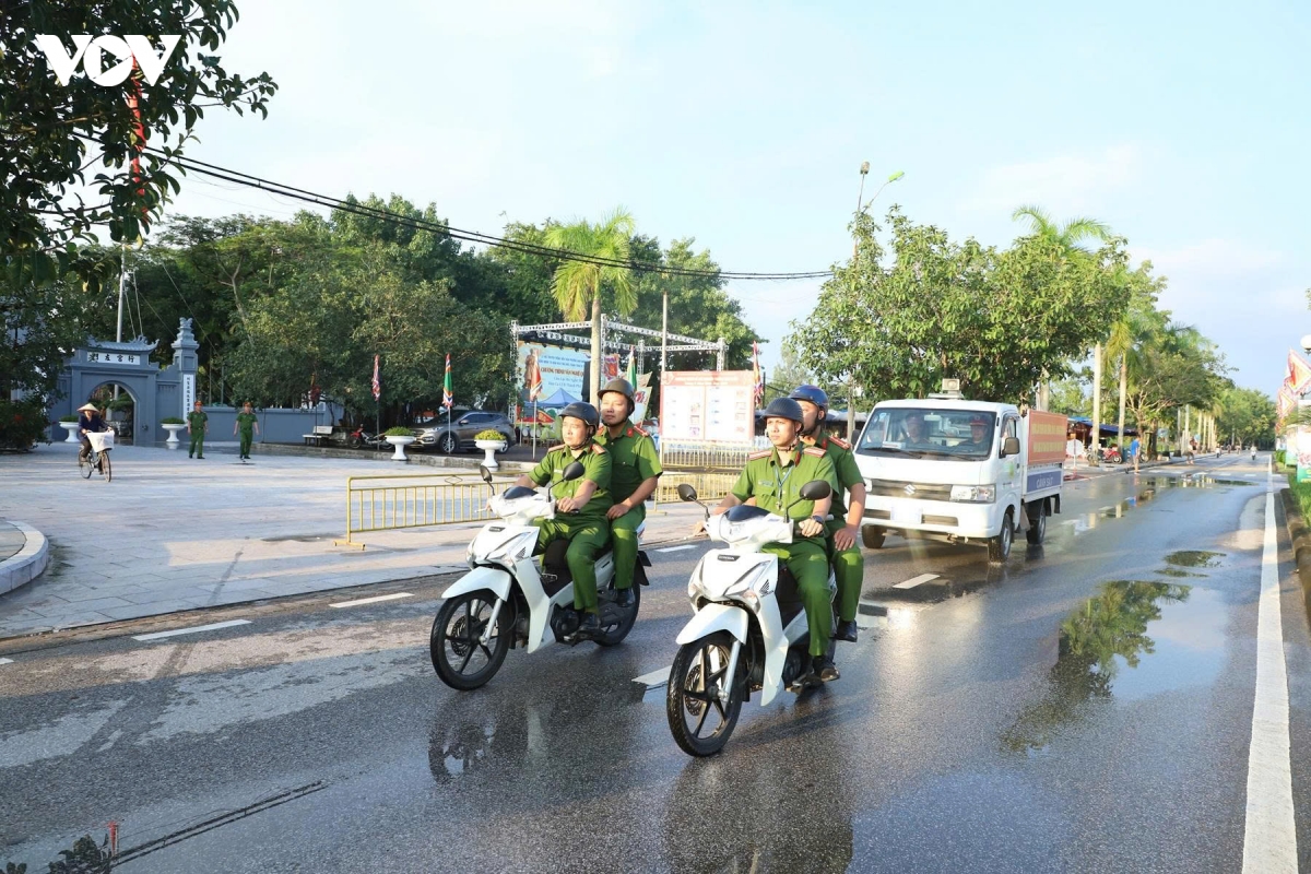 chu dong phuong an an ninh, san sang don khach ve le hoi Den tran, ninh binh hinh anh 1