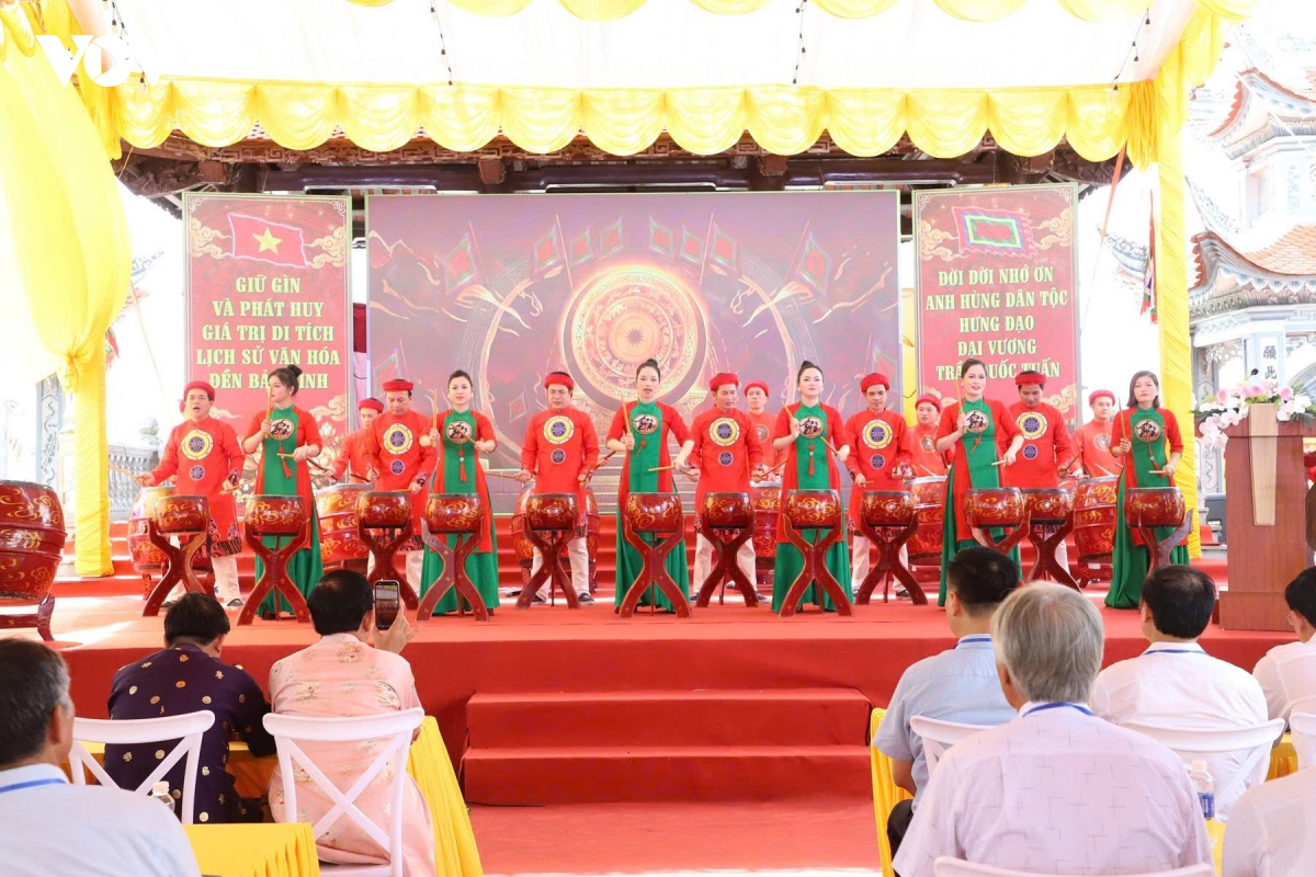 Den bao ninh ninh binh mo hoi, gin giu mach nguon van hoa hai hau hinh anh 1