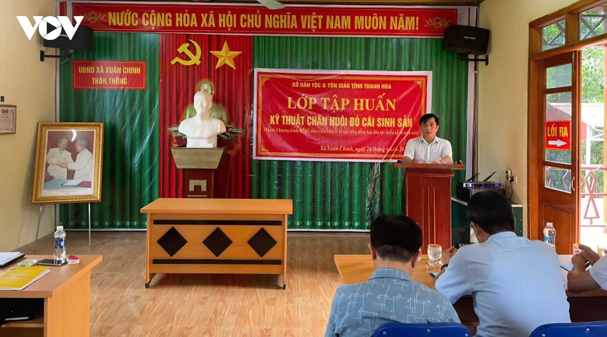 trao sinh ke, tiep suc dong bao dan toc thieu so vuon len thoat ngheo hinh anh 2