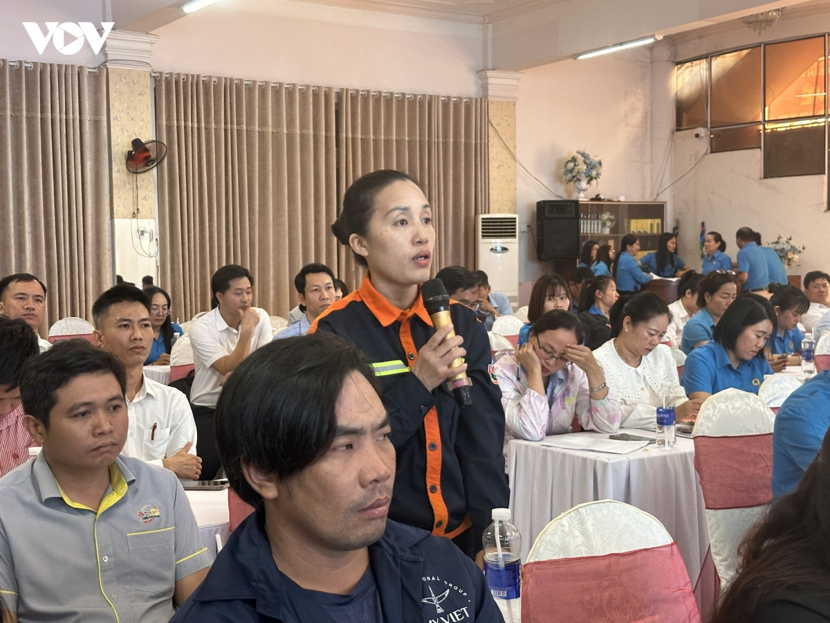 Dak lak doi thoai, thao go nhung van de nguoi lao dong quan tam hinh anh 1