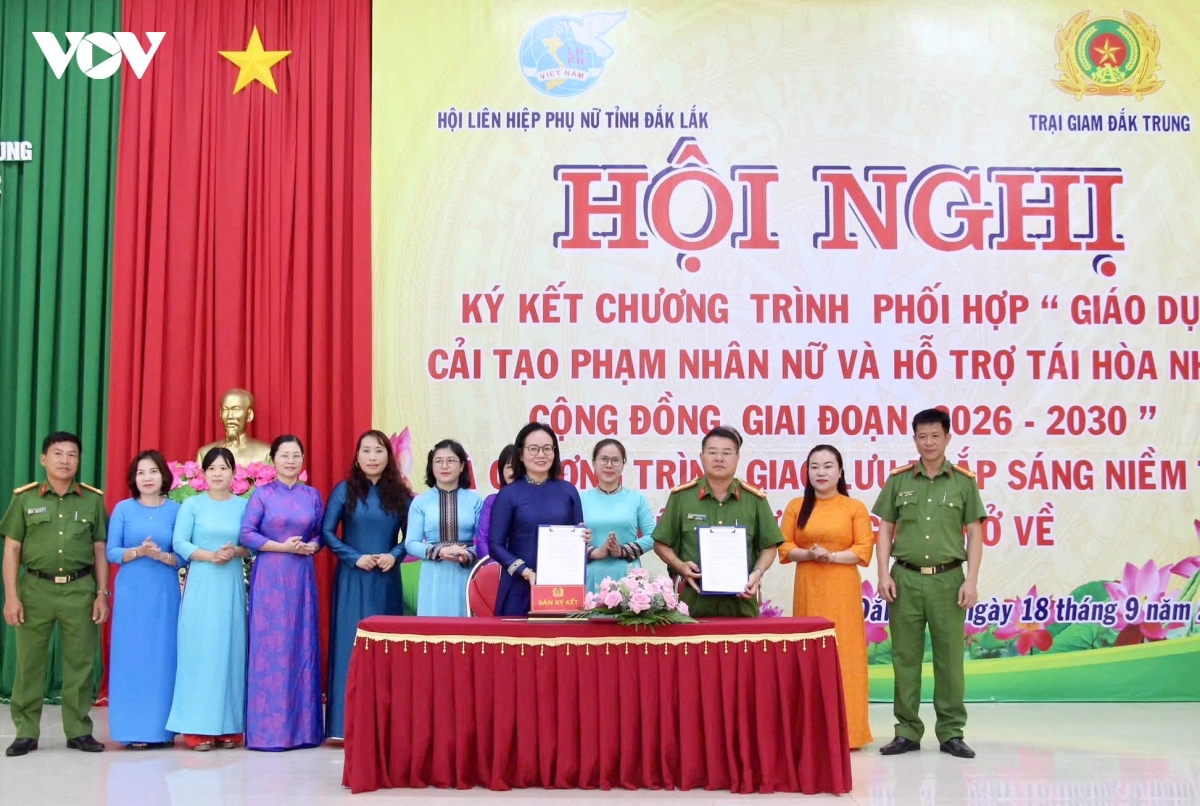 Dak lak ky ket phoi hop ho tro pham nhan nu tai hoa nhap cong dong hinh anh 1