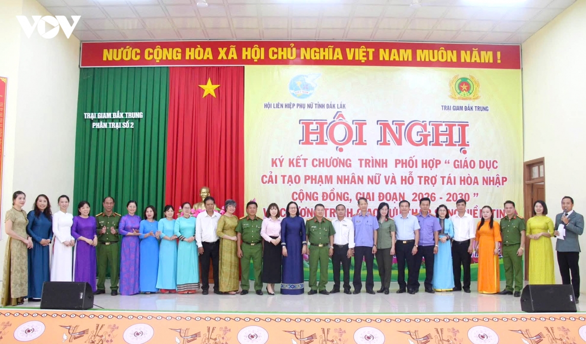 Dak lak ky ket phoi hop ho tro pham nhan nu tai hoa nhap cong dong hinh anh 2