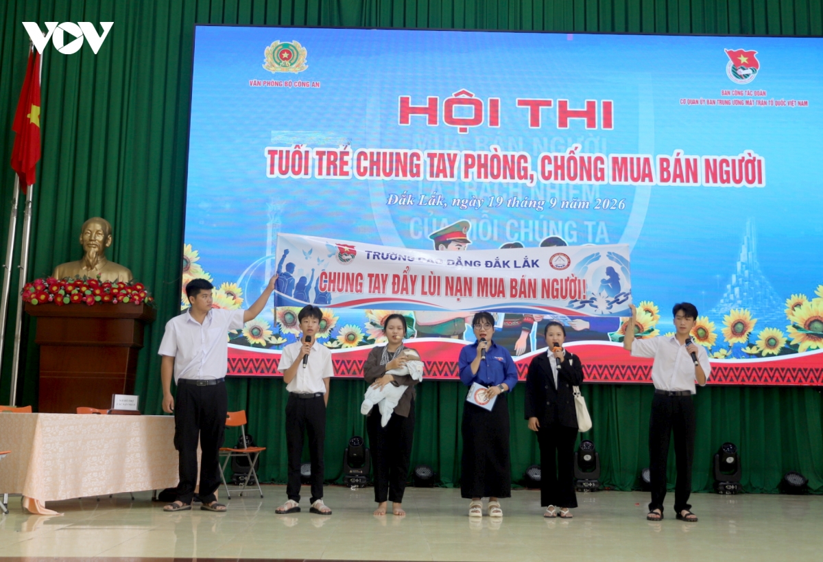 thanh nien Dak lak thuc hanh ky nang phong, chong mua ban nguoi hinh anh 2