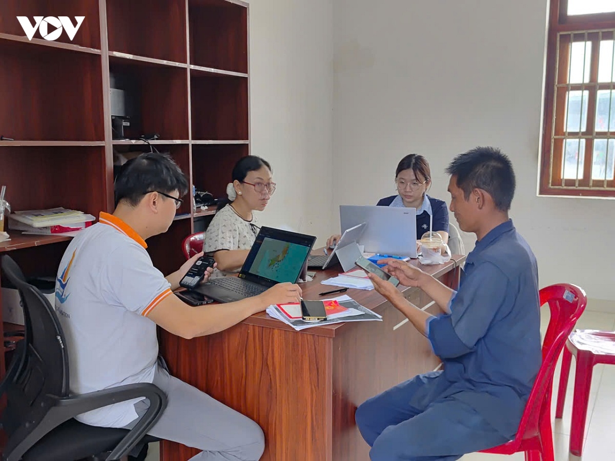 go the vang iuu, lam Dong tang cuong giam sat hanh trinh tau ca so hoa hinh anh 1