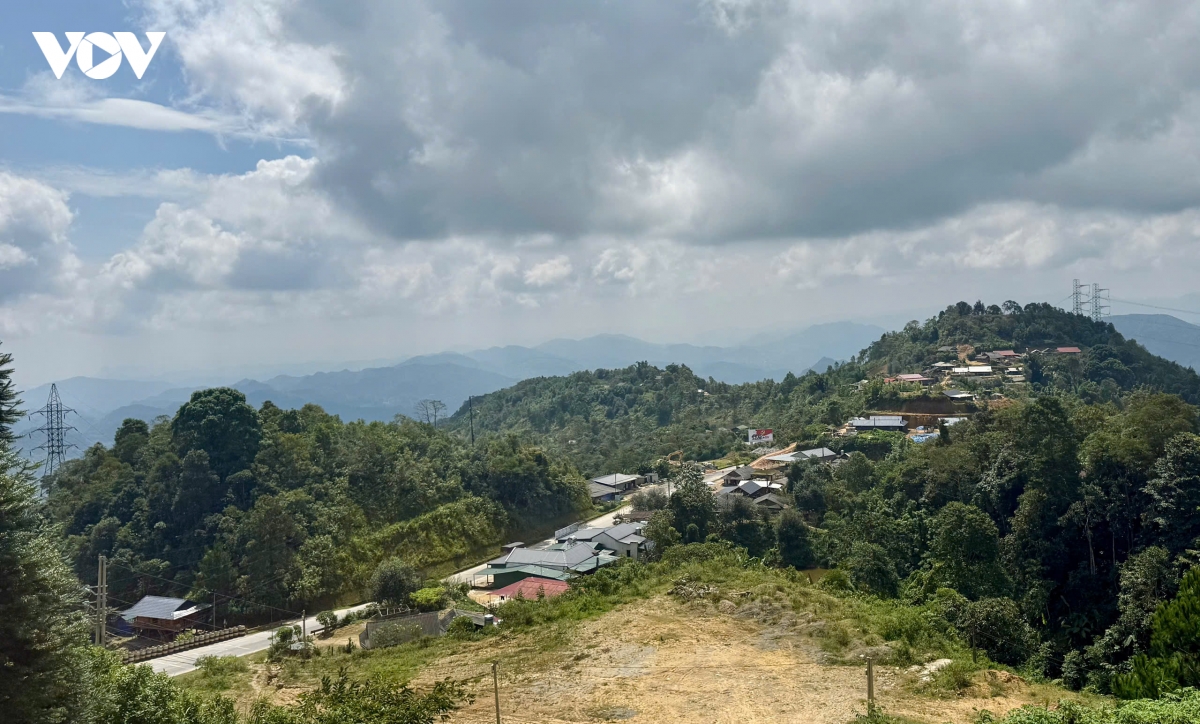 huong sac vung cao tren cung duong deo pha Din lich su hinh anh 1
