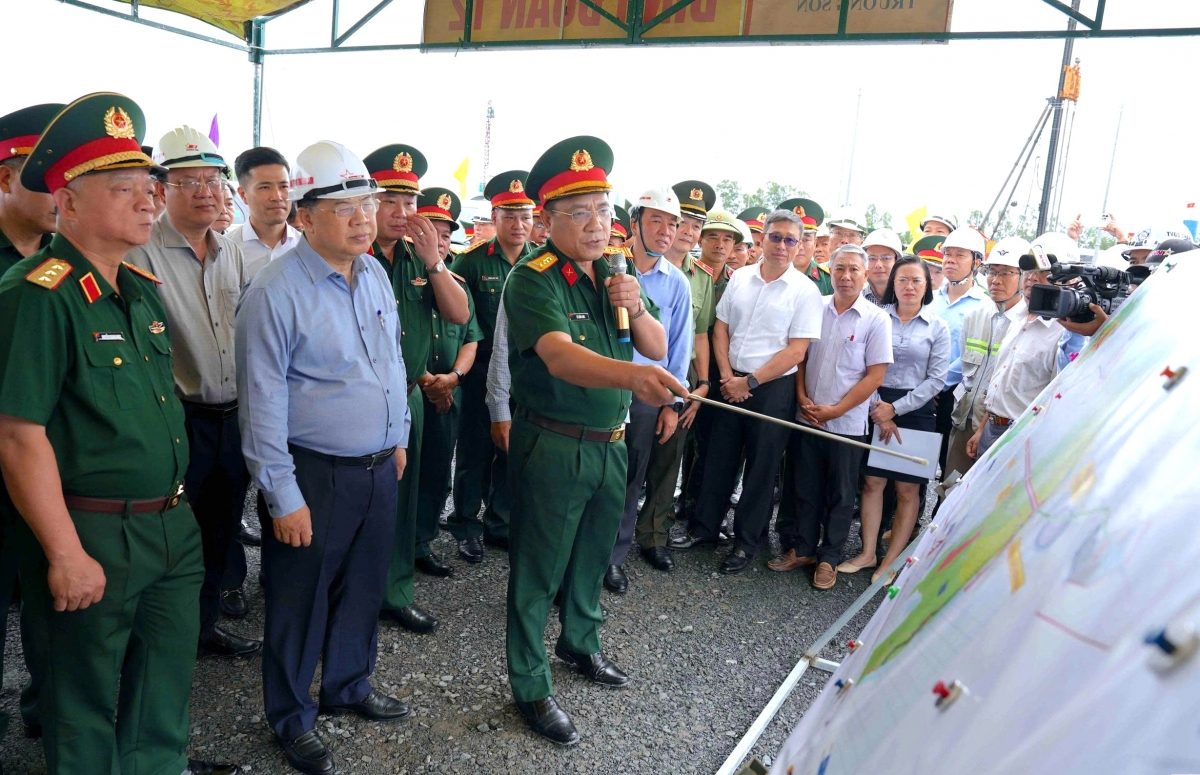go vuong vat lieu, day nhanh tien do cac du an giao thong trong diem tai ca mau hinh anh 2