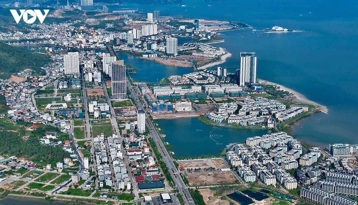 thanh pho quang ninh ruc ro co hoa, cac co quan, don vi dong loai doi bien ten hinh anh 2