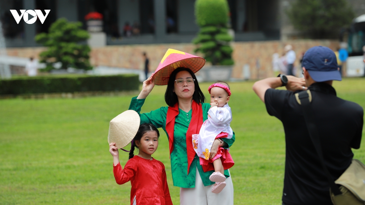tp.hcm ruc ro co hoa chao mung quoc khanh 2 9 hinh anh 4