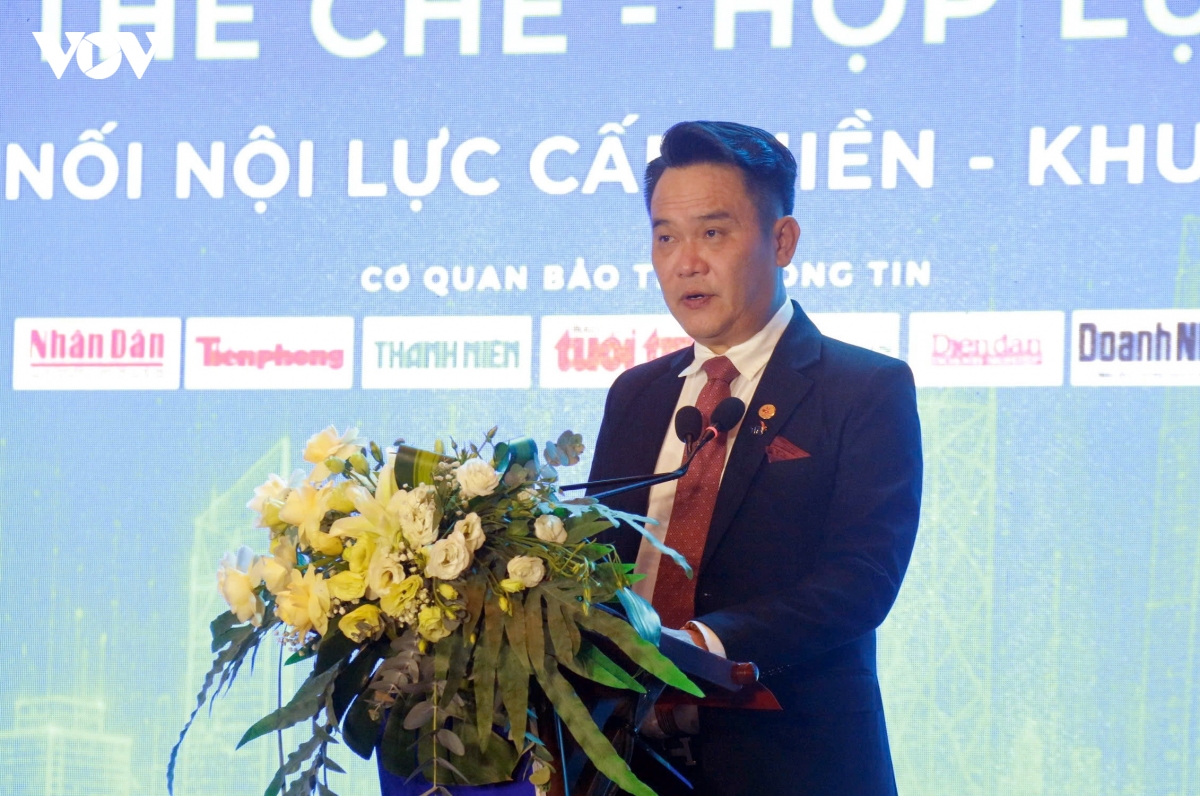 so huu 14 34 cang bien ca nuoc, mien trung van chi dong gop hon 19 gdp hinh anh 1