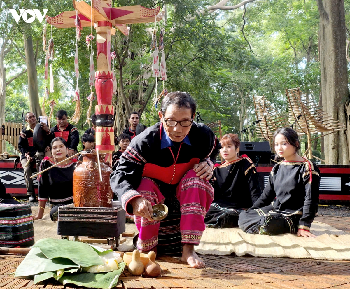 tai hien le an com moi cua nguoi E De tai Dak lak hinh anh 3