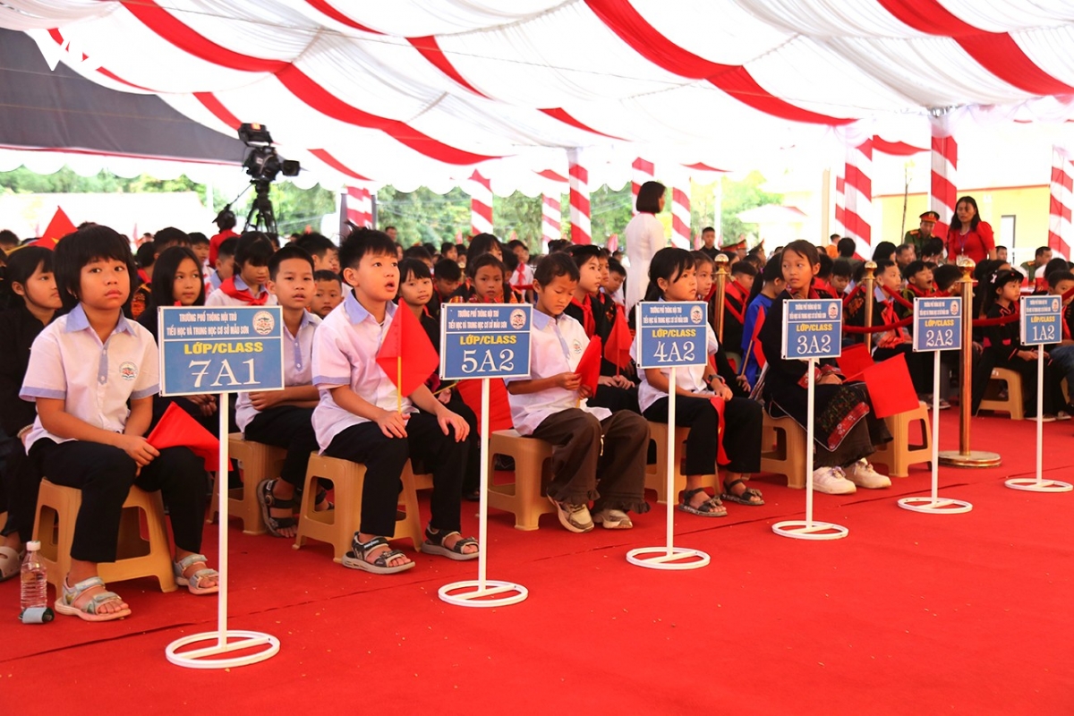 hoc sinh ca nuoc han hoan trong le khai giang nam hoc moi 2026-2027 hinh anh 159