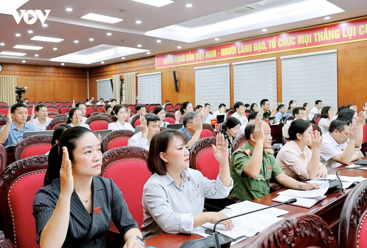co che dai ngo dac thu thu hut bac si, duoc si ve mien nui son la hinh anh 3