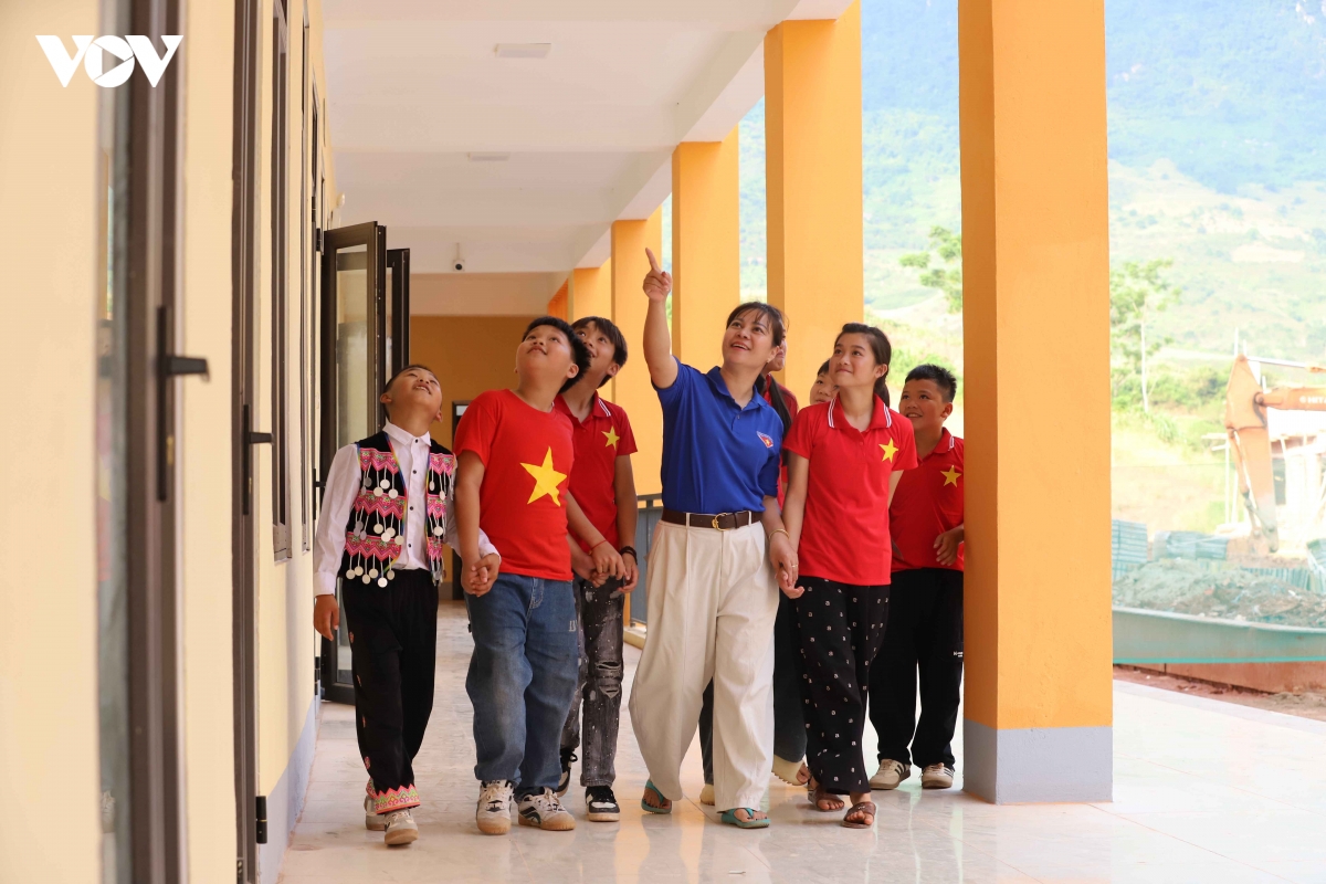 truoc them khai giang chieng son o son la ruc ro mau co hinh anh 5