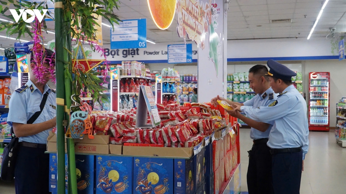 Da nang thi truong trung thu da dang mau ma, suc mua cham hinh anh 4