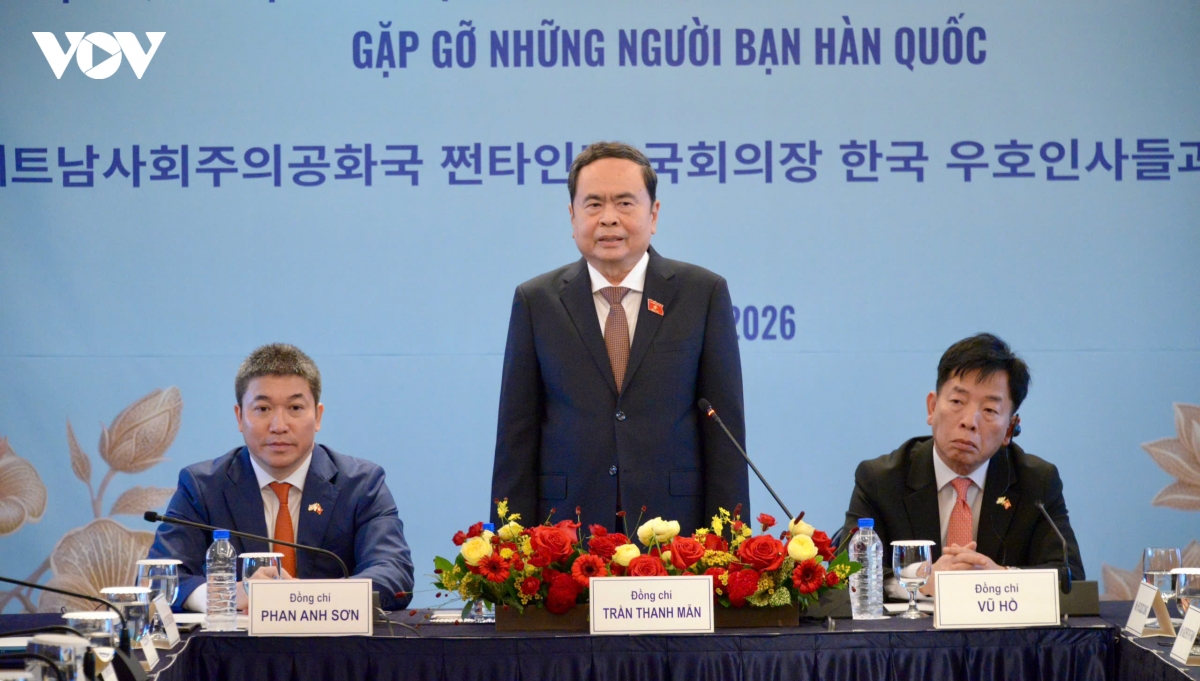 chu tich quoc hoi tran thanh man gap go nhung nguoi ban han quoc hinh anh 1