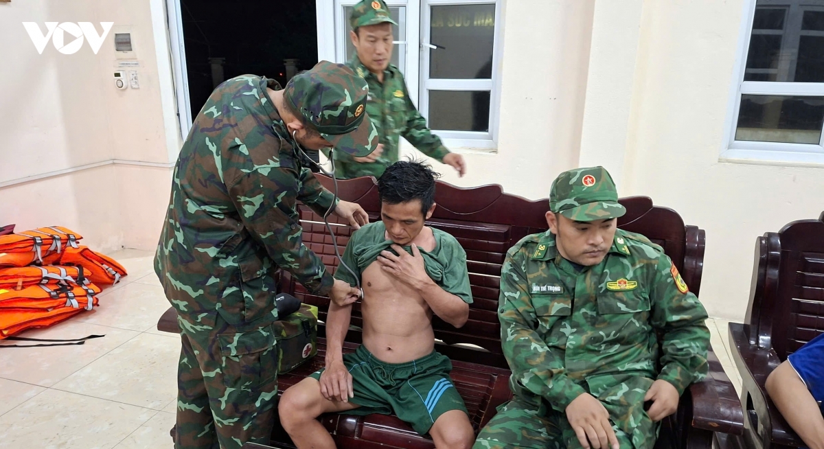 bien phong quang ninh cung ngu dan bam bien hinh anh 4