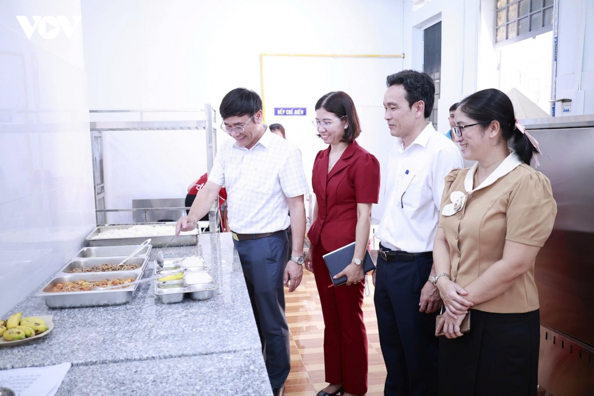 7 can bo quan ly o Dong nai tu nguyen tro lai lam giao vien hinh anh 3