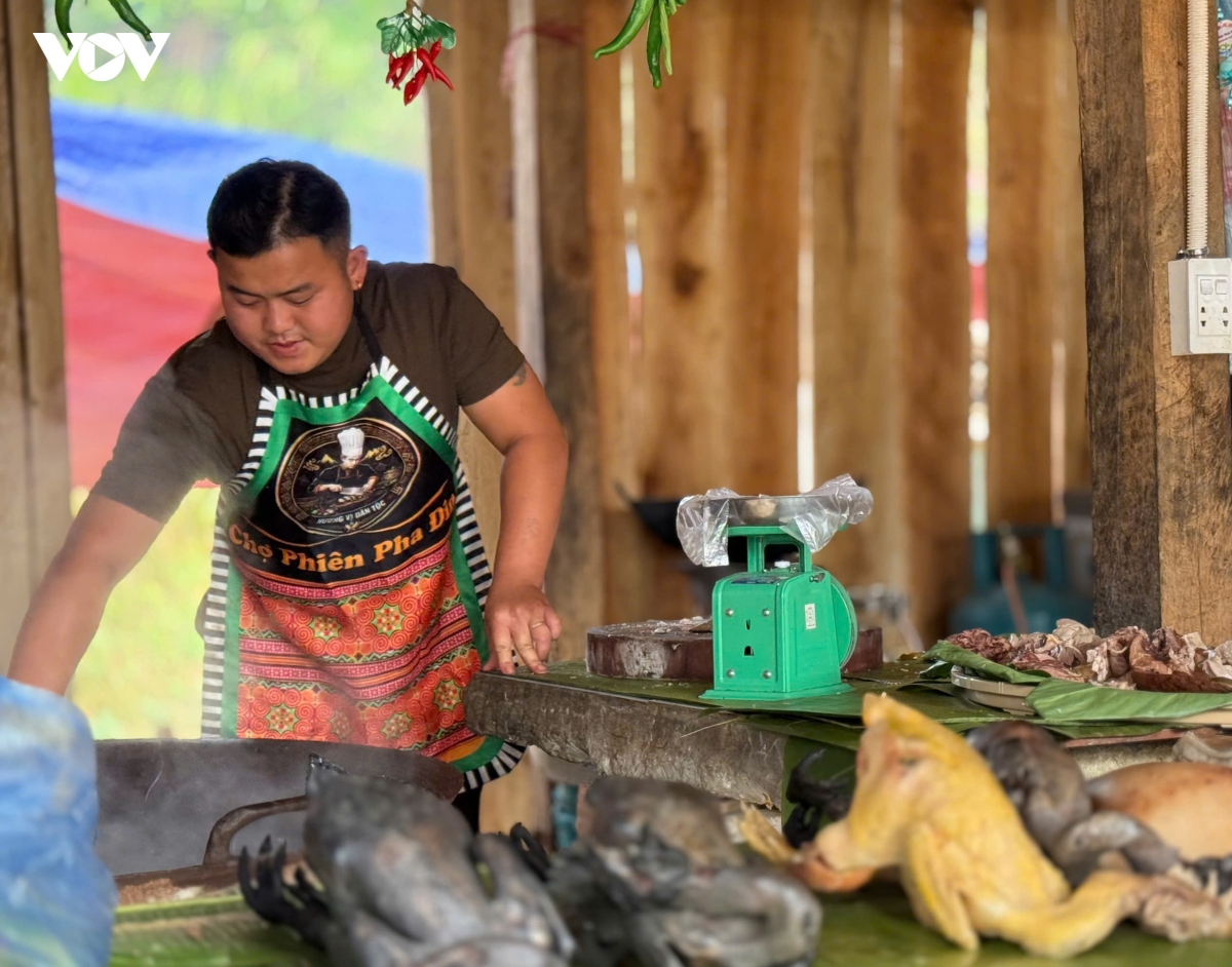 huong sac vung cao tren cung duong deo pha Din lich su hinh anh 8