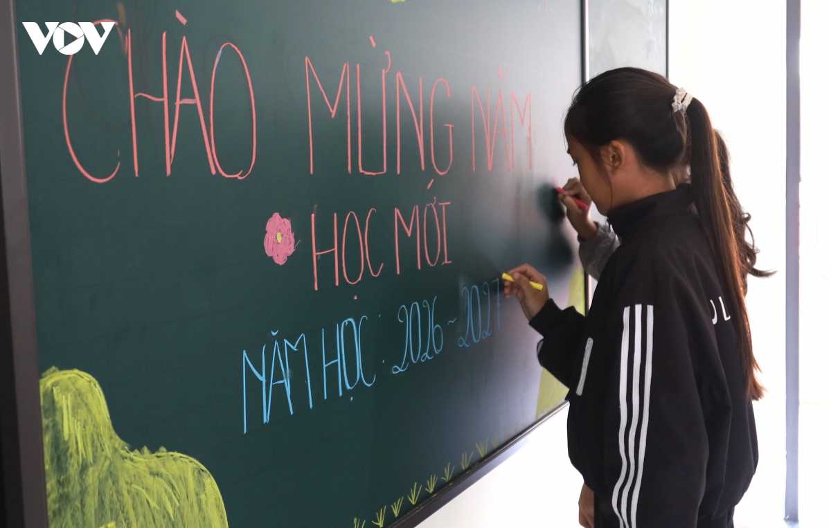  ngoi truong mo uoc vung bien gioi quang ngai truoc ngay khai giang hinh anh 5
