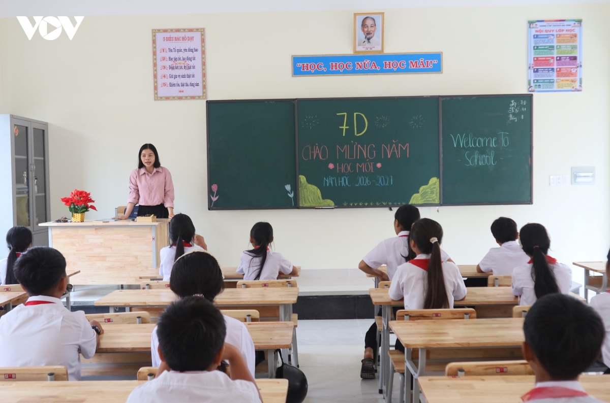  ngoi truong mo uoc vung bien gioi quang ngai truoc ngay khai giang hinh anh 6