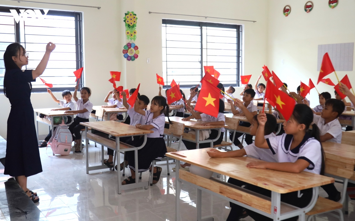  ngoi truong mo uoc vung bien gioi quang ngai truoc ngay khai giang hinh anh 7