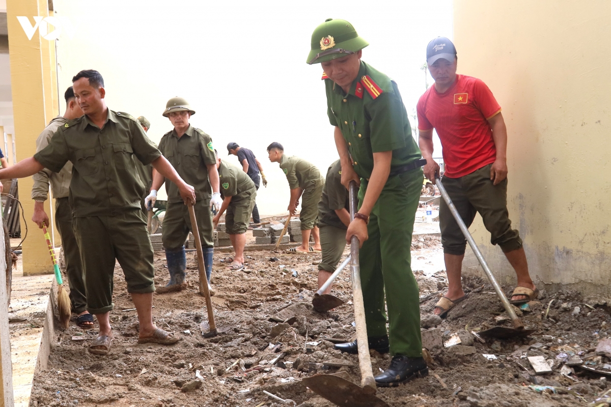  ngoi truong mo uoc vung bien gioi quang ngai truoc ngay khai giang hinh anh 8