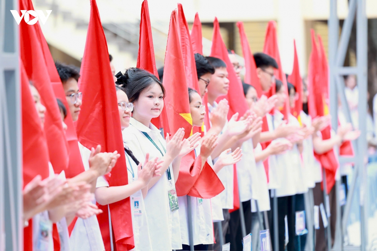 hoc sinh ca nuoc han hoan trong le khai giang nam hoc moi 2026-2027 hinh anh 217