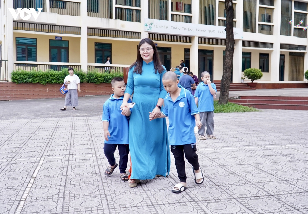 hoc sinh ca nuoc han hoan trong le khai giang nam hoc moi 2026-2027 hinh anh 218