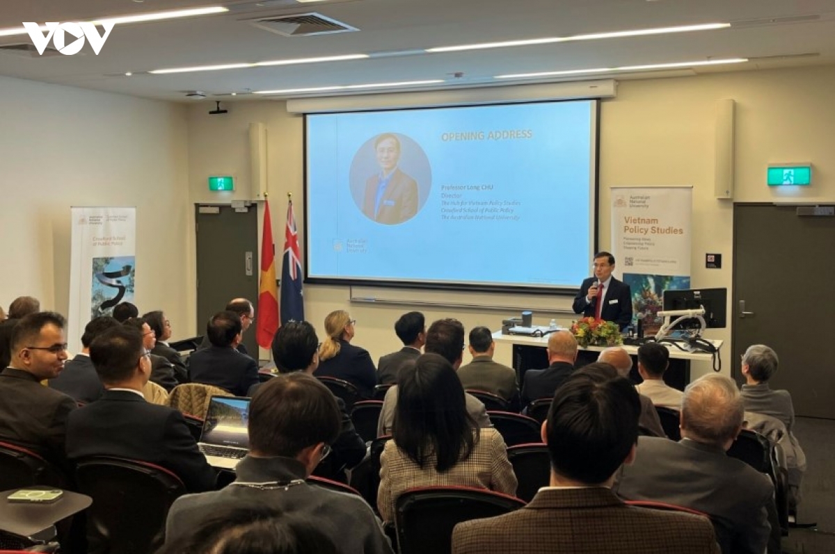 at-the-seminar_0.jpg