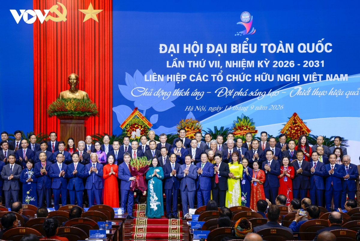 chu tich bui thi minh hoai Doi ngoai nhan dan can hanh dong quyet liet hinh anh 3