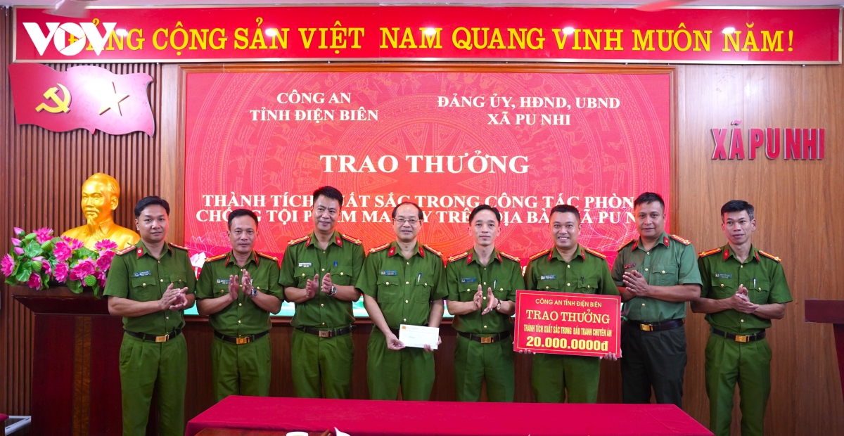 khen thuong luc luong pha thanh cong chuyen an, thu giu 7 banh ma tuy tong hop hinh anh 1