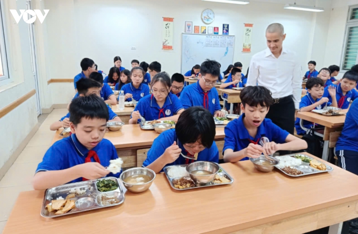 Phó Thủ tướng làm rõ đề xuất miễn thuế doanh nghiệp cung cấp suất ăn cho học sinh