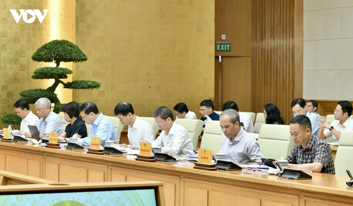thu tuong chu tri hop ve cac du thao luat Dat dai, nha o va kinh doanh bat dong san hinh anh 5