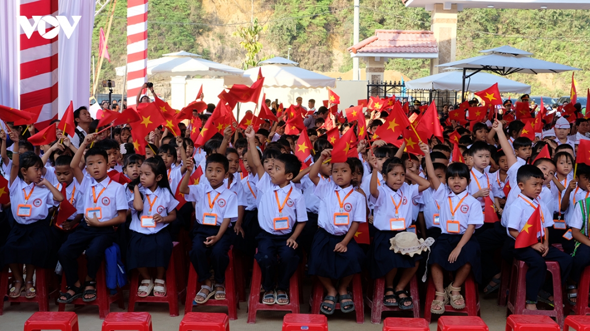 hoc sinh ca nuoc han hoan trong le khai giang nam hoc moi 2026-2027 hinh anh 73