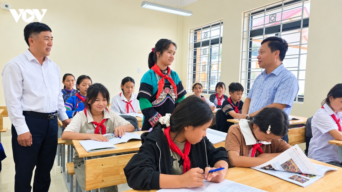 Kiểm tra vận hành 4 trường phổ thông nội trú liên cấp biên giới tại Lào Cai